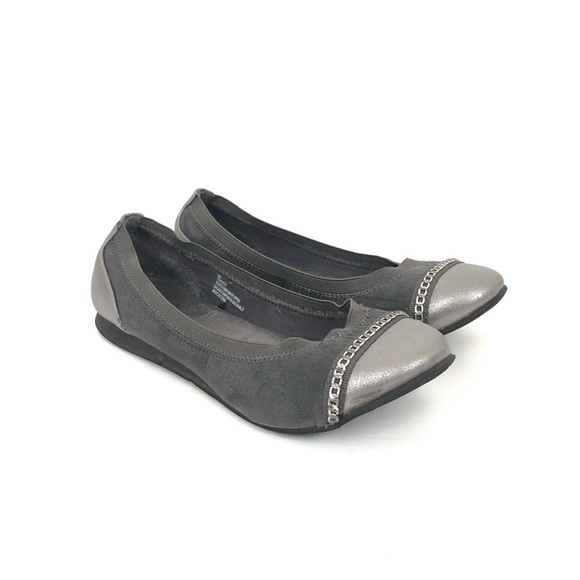 Seychelles Size 6 Gray Silver Round Toe Flats - Picture 1 of 7